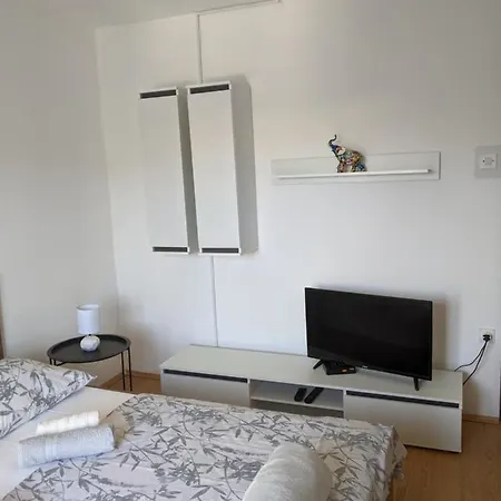 Fugosic Apartment *