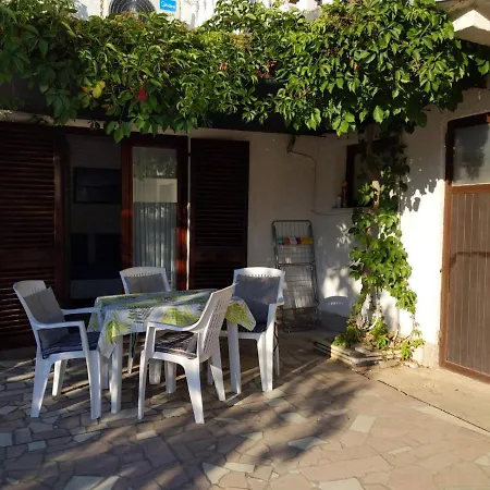 Fugosic Apartment *